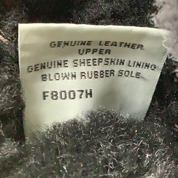 UGG Classic Tall Black leather sheepskin lined boots size 8 EUC - Picture 7 of 12